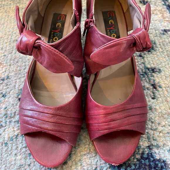 Everybody by BZ Moda Vintage burgundy peep toe heels - Size 38 (US 7-8) - Picture 2 of 6